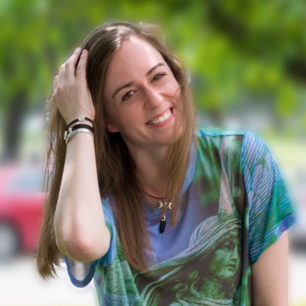 Meet your Posher, Maura